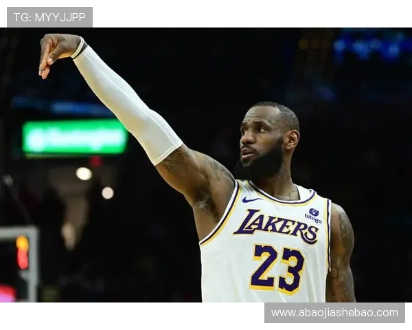 NBA最新动态:詹姆斯复出助湖人迎战勇士 杜兰特领衔太阳冲击季后赛