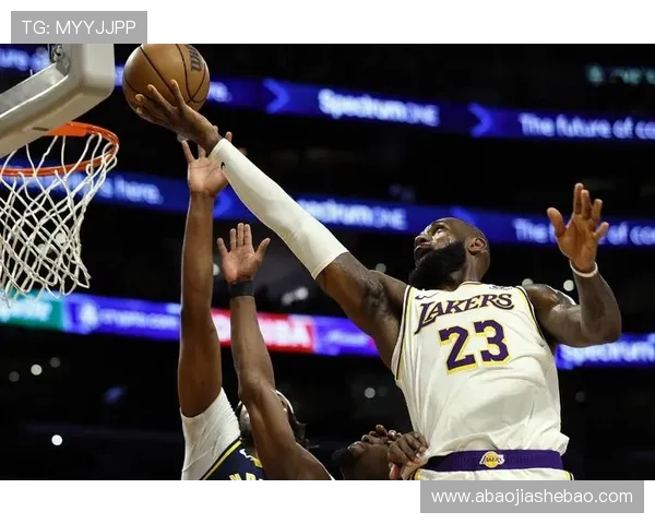 詹姆斯助湖人逆转勇士赢得关键比赛,浓眉哥砍下30分展现统治力 詹姆斯助湖人逆转勇士赢得关键比赛,浓眉哥砍下30分展现统治力