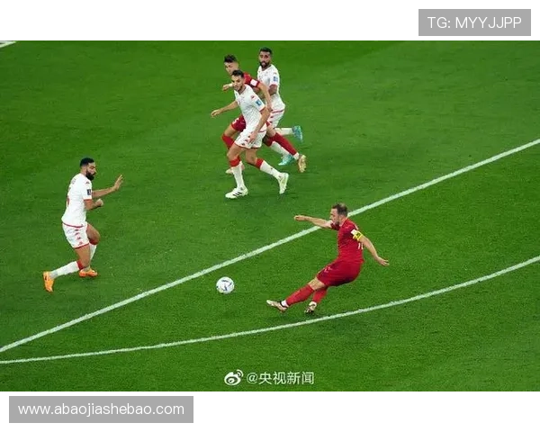 世界杯赛场激战正酣 各国球员表现引发热议 赛况扑朔迷离 世界杯赛场激战正酣 各国球员表现引发热议 赛况扑朔迷离